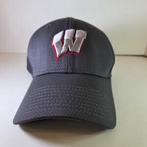 Wisconsin Badgers New Era 39THIRTY Fitted Hat Gray Mesh Size S/M Stretch Fit